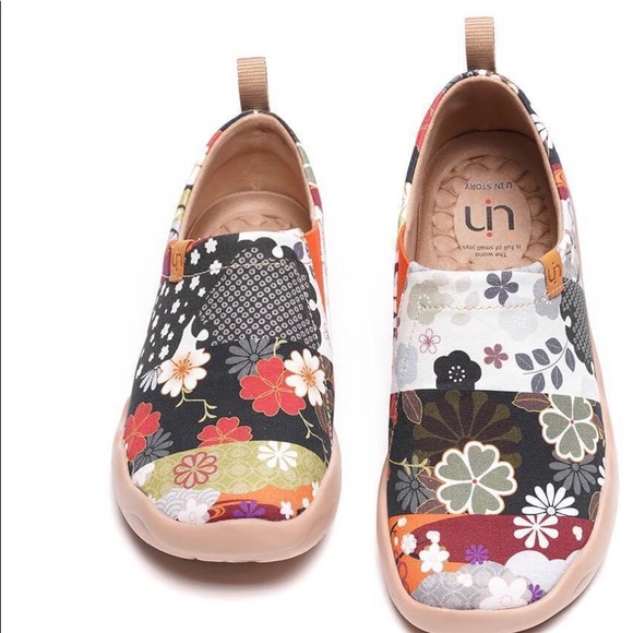 UIN Hana Painted Travel Shoes - Picture 3 of 7